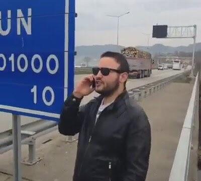 Telefonun Başında Çaresiz Bekleten/Bekleyen 5 Tip Karakter