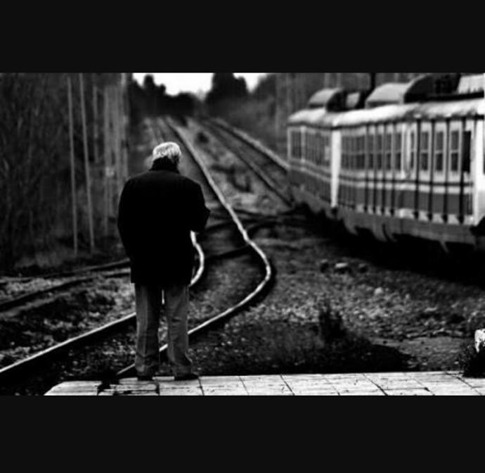O Tren Kalktı, Sen Denizi Seyredal!