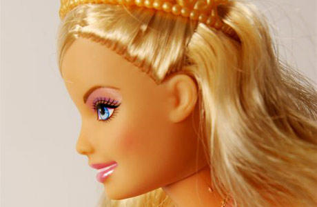 Barbie'ler Vs İnsanlar