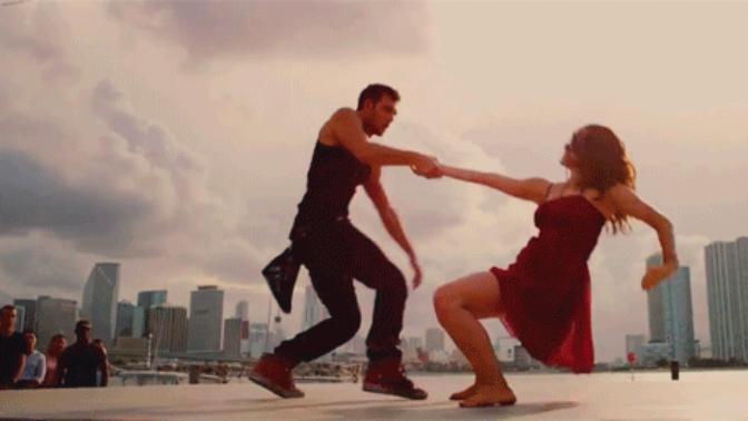 Kliplerinde Yaptıkları Danslarla İzleyenleri Büyüleyen 5 Şarkıcı