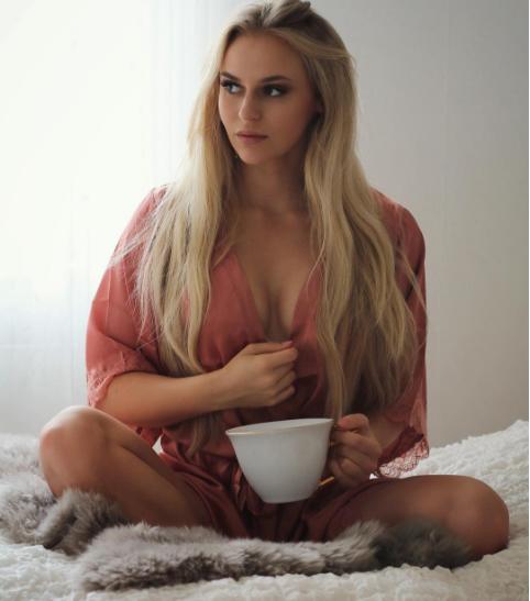 Bir Güzellik Abidesi ve Instagram Fenomeni Anna Nyström