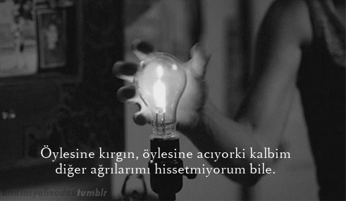 "Porselen Olsam Daha Az Kırılırdım" Diyen Her Şeye Kırılan İnsanların Bildiği Durumlar!