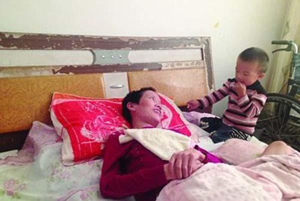 Kendi Doğurduğu Bebek Tarafından Beslenip Bakılan Bir Annenin Hikayesi