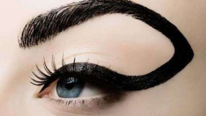 Kadınların Eyeliner İle İmtihanı