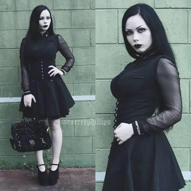 Siyah Giyen İkonlar! Yeni Trend Alarmı: Gotik Modası!