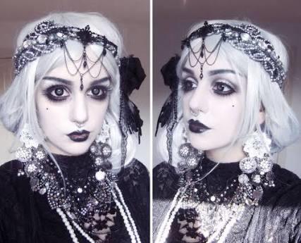 Siyah Giyen İkonlar! Yeni Trend Alarmı: Gotik Modası!
