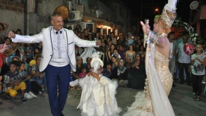 Sokak Düğünlerinde Deli Gömleği ile Dolaşmamak İçin Gerekçelerimiz Var