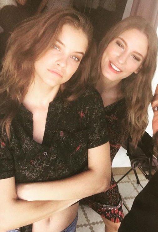 Barbara Palvin'in Yanında Hayranı Gibi Kalan Serenay Sarıkaya!