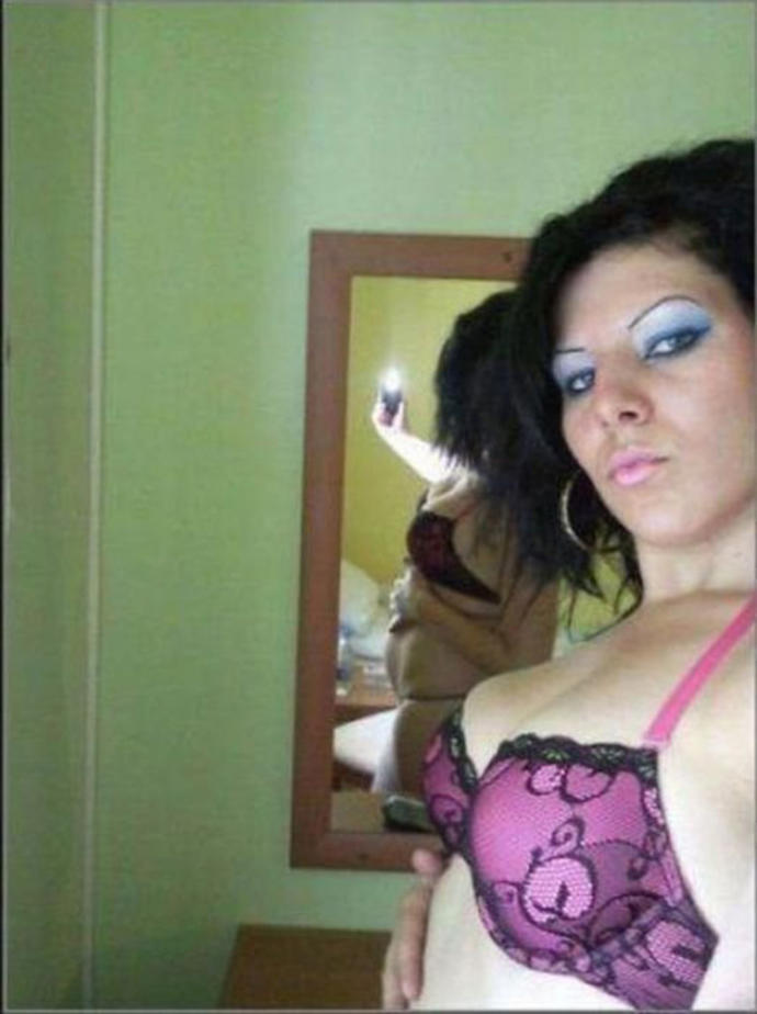 Sosyal Medyaya Fotoğraf Atmadan Önce Bir Kez Daha Kontrol Edin!