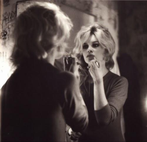 Kadınlar Depresyon Tribine Girince Neler Yapar?