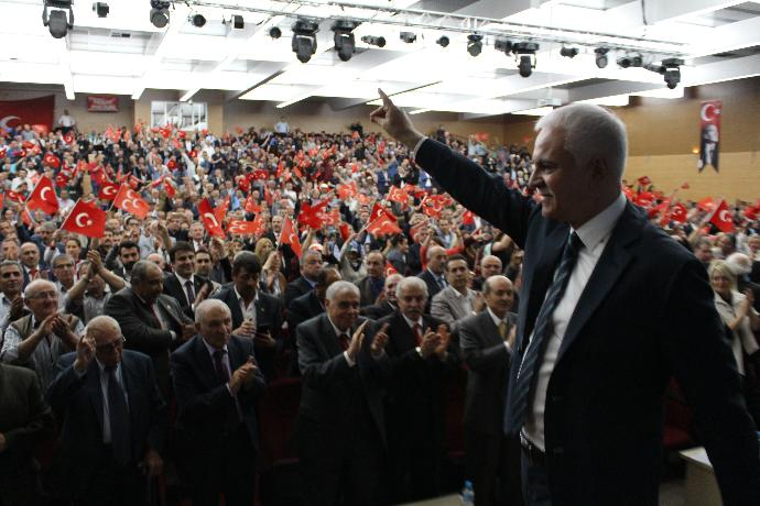 MHP'de Başkanlık Çatlağı