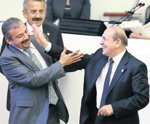 Regl Olan Kadına Karşı Anlayışlı Olun Ama Hemiplejik Migreni Olan Erkeğe Daha Çok Anlayışlı Olun!