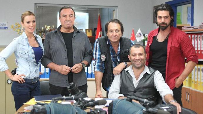 Arka Sokaklar Dizisi Sağlıkçılardan Özür Diledi!