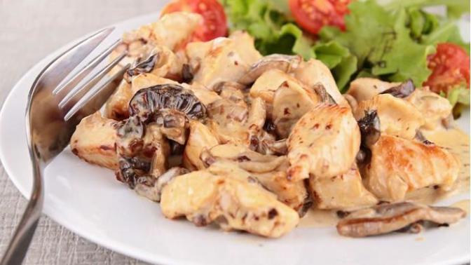 Kolay Yapımıyla Kremalı Mantarlı Tavuk