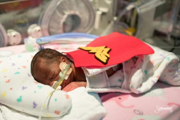 Prematüre Doğan Bebeklere Yaşam Mücadelesini Kazanmaları İçin Tam Destek Veren Yüreği Büyük Hastane Personeli