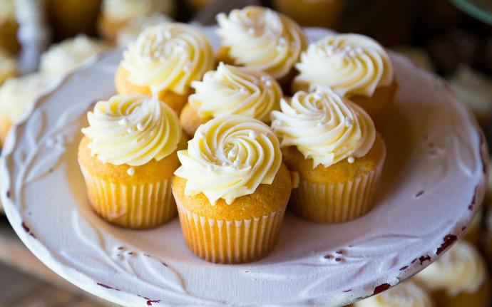 Nazorella Mutfakta, Anneannem'in Kremalı Cupcake Tarifi!