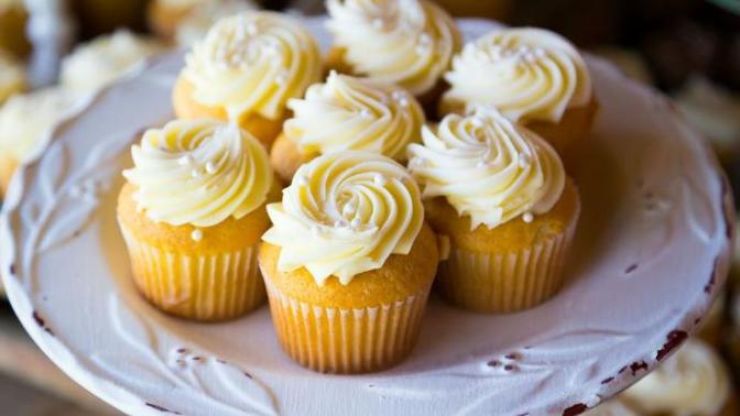Nazorella Mutfakta, Anneannem'in Kremalı Cupcake Tarifi!