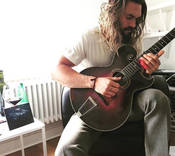 Kızlar Toplanın! Karşınızda Jason Momoa