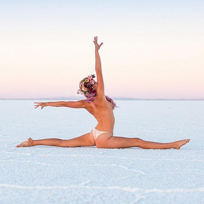 Yoga'nın İnanılmaz İyileştirici Etkisiyle Tedavi Ediyor, Güzelliğiyle Hayran Bırakıyor!