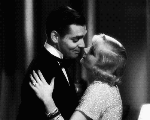 Sanaldan Tanışılmış Sıcacık Bir Aşk Hikayesi