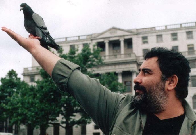 Sanki Hala Yaşıyor Gibi