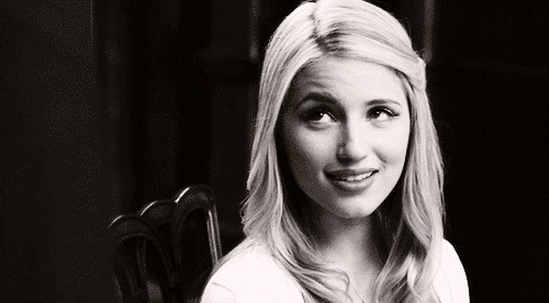 Gerçek Hayatta Başı Bağlı Olan, Sanal Hayatta Bekarım Diyen Kızların 6 Özelliği