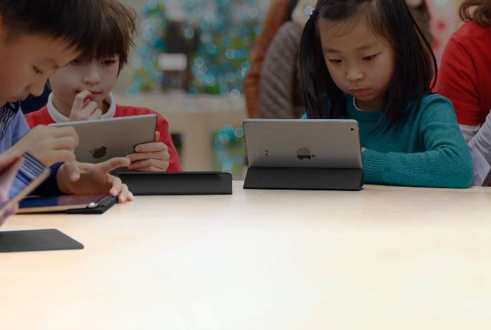 Apple Gençlere Ücretsiz Kodlama Dersleri Veriyor