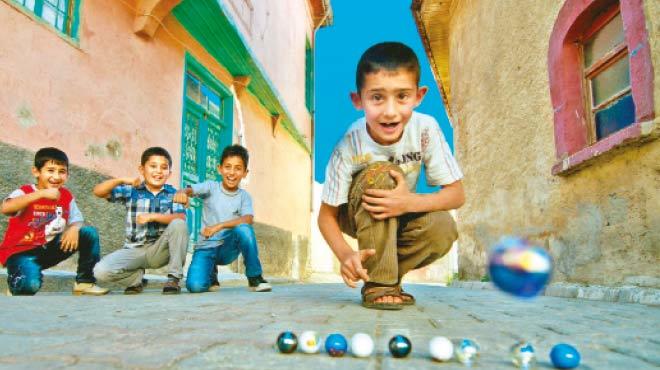 Özür Dilerim Çocukluğum… Kıymetini Bilemedim!