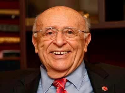 Ön Dişleri Ayrık Hatunların 8 Özelliği!