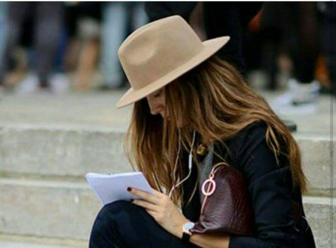 Kış Geldiyse Şapkalar Takılsın Kızlar; Bu Kışın En Trend Şapka Modelleri!