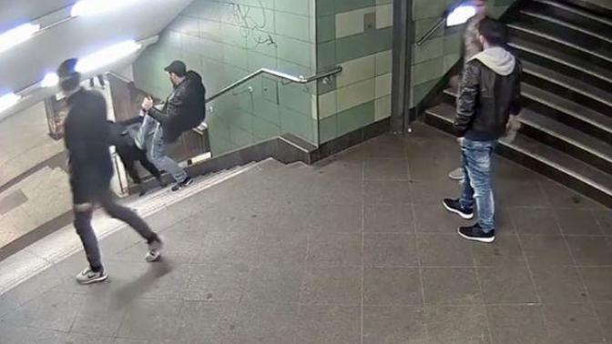 Kadına Şiddet "Adam"lığın Olmadığı Her Yerde Vardır