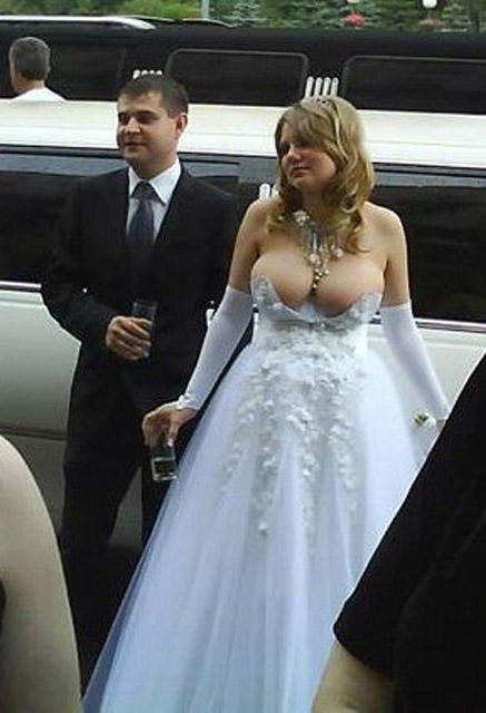 Yurdum Erkeklerinin Görünce Nikah Masasından Üç Hayırla Kalkacağı Gelinlik Modelleri