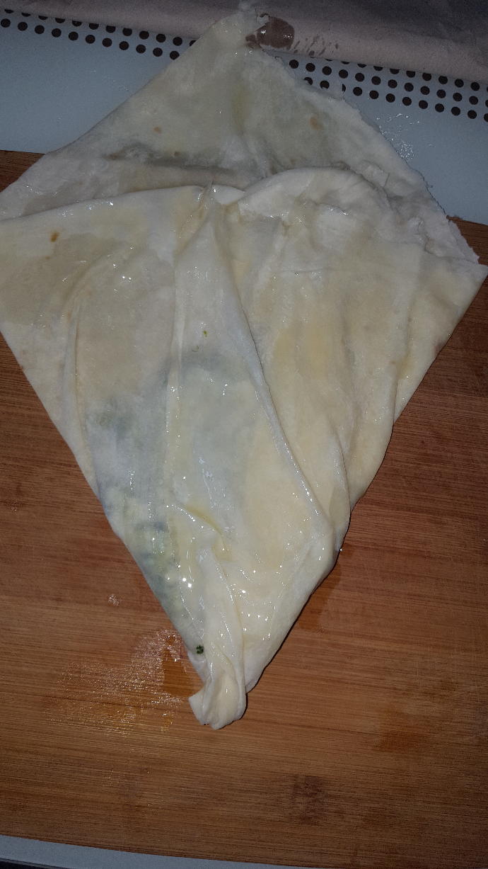 Ispanaklı ve Peynirli Pofuduk Börekler