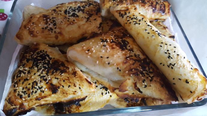 Ispanaklı ve Peynirli Pofuduk Börekler