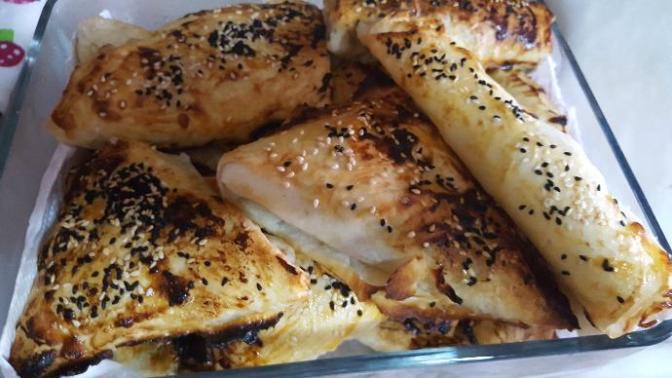 Ispanaklı ve Peynirli Pofuduk Börekler