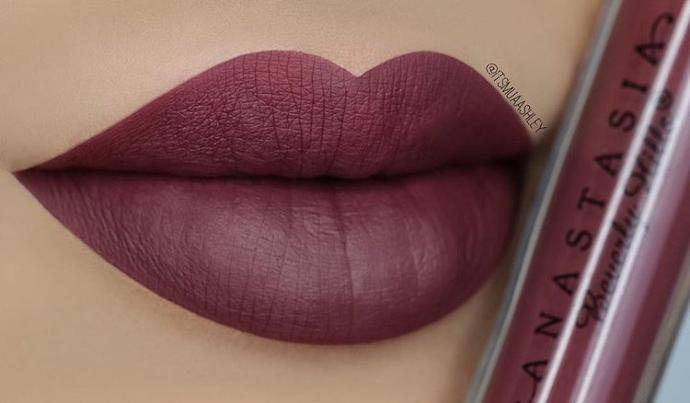 En Güzel Dudaklara Sahip Kadın İle Tanışın!