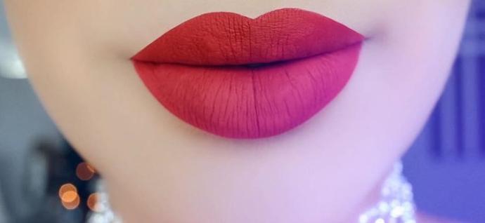 En Güzel Dudaklara Sahip Kadın İle Tanışın!