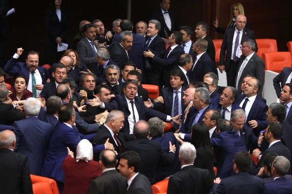 Düşüncelerine Katılmıyorum Fakat Onları Dile Getirmen İçin Sonuna Kadar Savaşacağım!