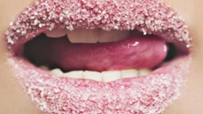 Pembe Dudaklara Sahip Olmayanlar İçin; Doğal Yollarla Dudak Rengini Açmanın Pratik Yolları