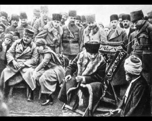 Deniz Gözlü Yüce Önder 
