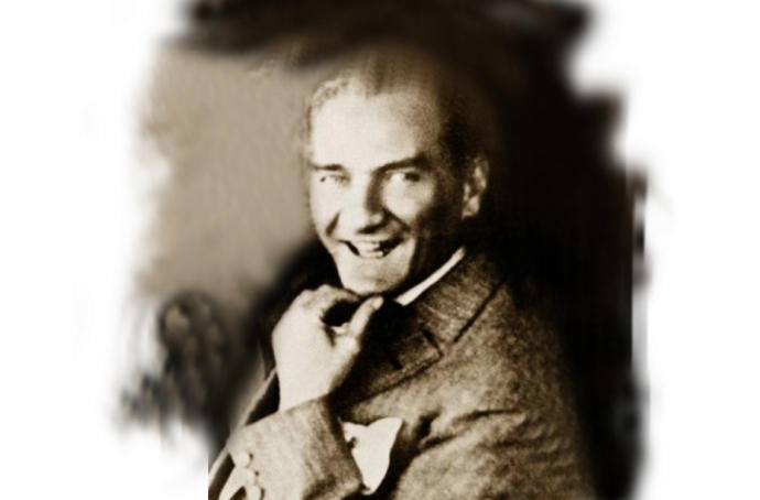 Deniz Gözlü Yüce Önder 