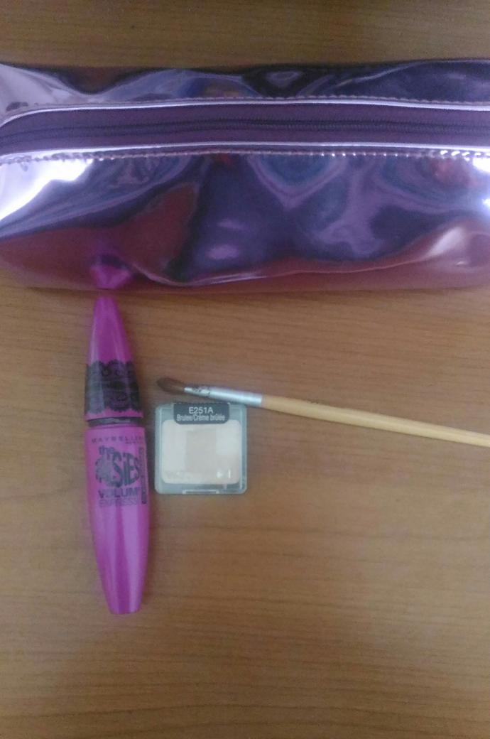 Makyaj Çantamda Neler Var? Günlük Makyaj Rutinim