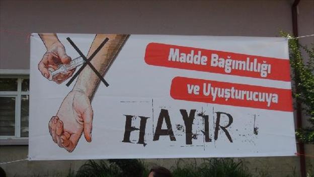 Madde Bağımlısı Bir Kişiyle Aşk Yaşamanın Zorlukları