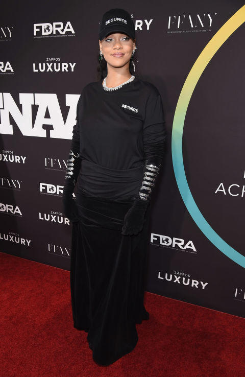 Rihanna'nın Modaya Baş Kaldıran "Tuhaf" Kıyafetleri