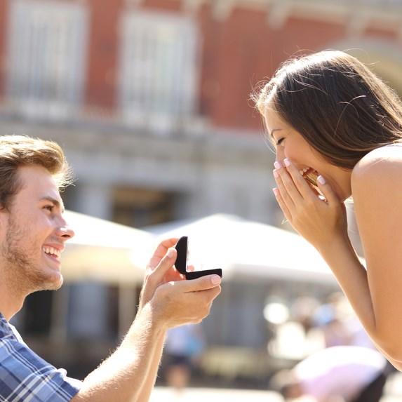 Erkeklerin Romantik Sandığı Ama Aslında Kendi Kuyusunu Kazdığı Durumlar