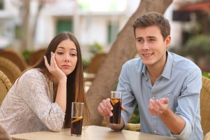 Erkeklerin Romantik Sandığı Ama Aslında Kendi Kuyusunu Kazdığı Durumlar