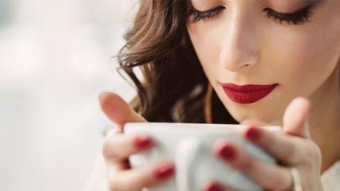 Kadınlar Çay Gibidir, Bazen Kederle Bazen Keyifle İçilir