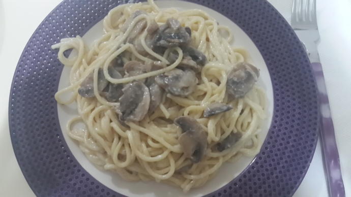 Krema Soslu Mantarlı Makarna Tarifi