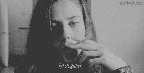 Yakışıklı Erkekler Aşık Olmasın, Bize Tüm Yollar Kapanıyor!