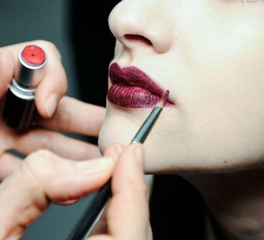 Kırmızı Rujun 3 Alternatif Kullanım Şekli💄